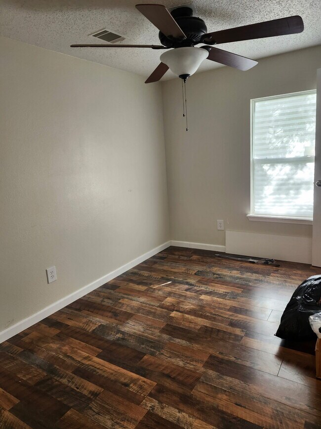 Foto del edificio - 525 Hobby Horse Rd
