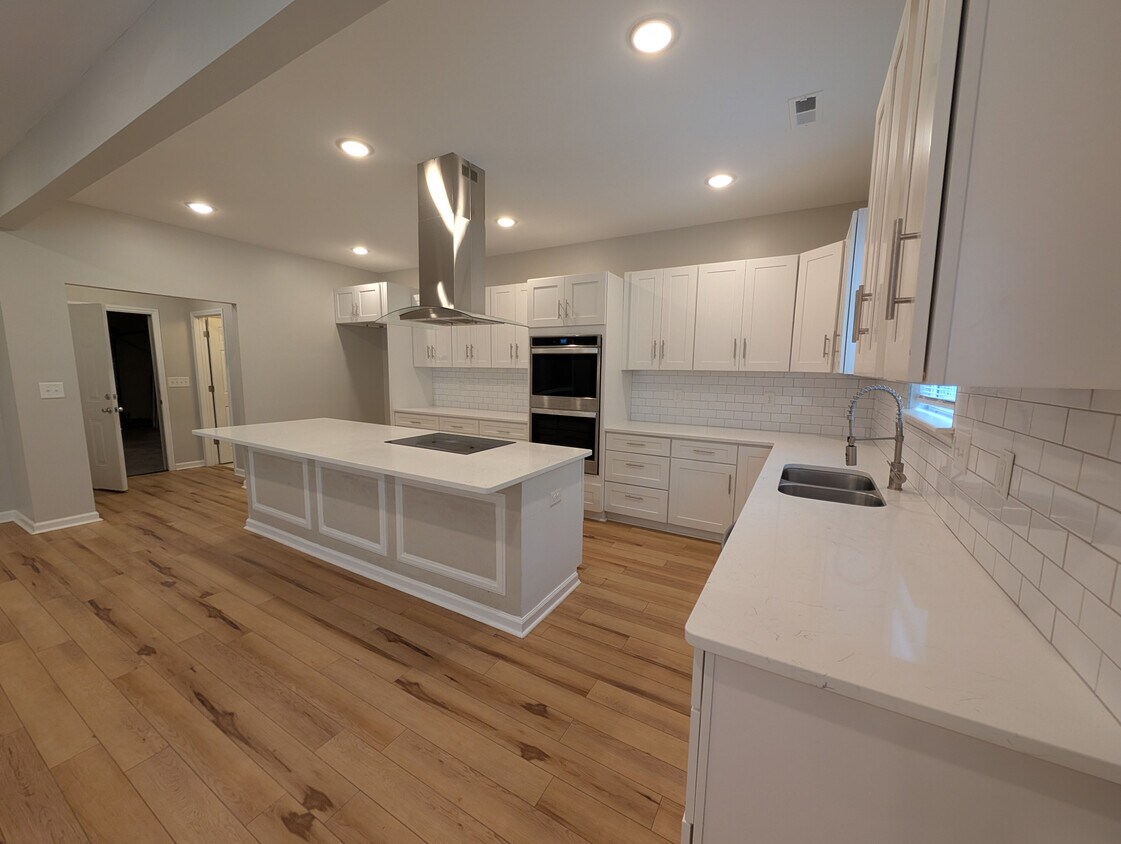 Foto principal - Room in House on Stone Mountain Dr