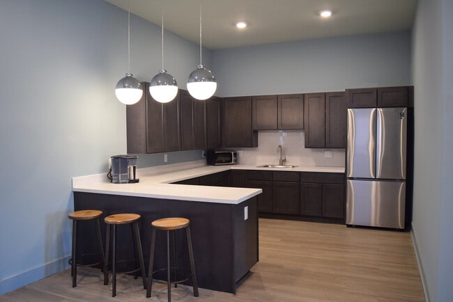Windsor Village-Community Room - Birchwood at Main