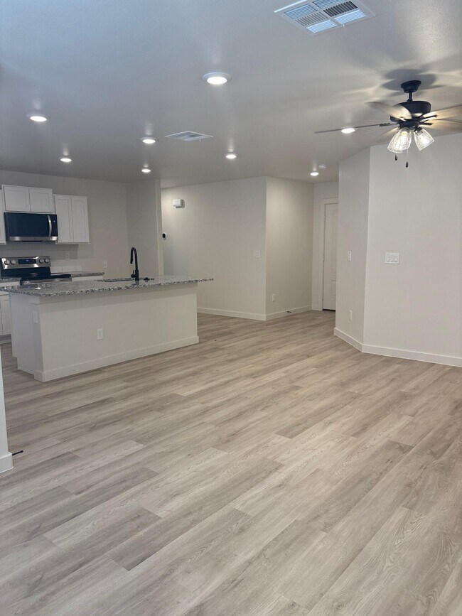 Foto del edificio - 5711 Colgate St