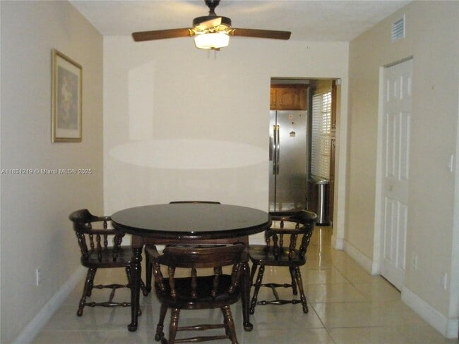 Foto del edificio - 10794 N Kendall Dr