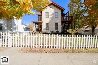 Building Photo - 460 S Elm St