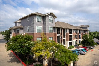 Building Photo - Legends Lakeline