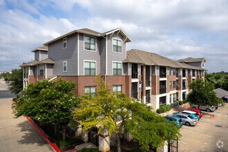 Building Photo - Legends Lakeline