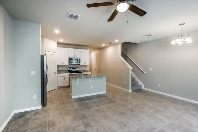 Building Photo - 3565 San Bernardino Way