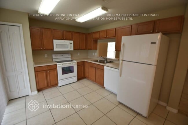 Foto del edificio - 10613 Shady Preserve Dr