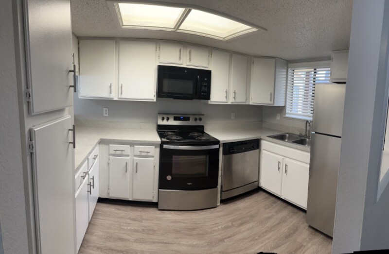 Foto principal - 1030 Douglas Ave