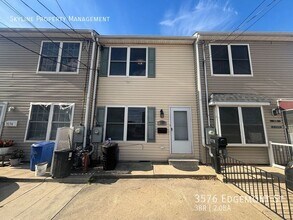 Building Photo - 3576 Edgemont St
