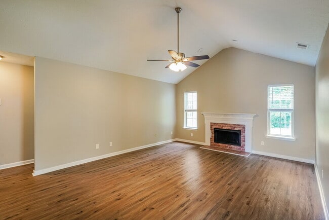 Building Photo - 722 Lou Gehrig Cir