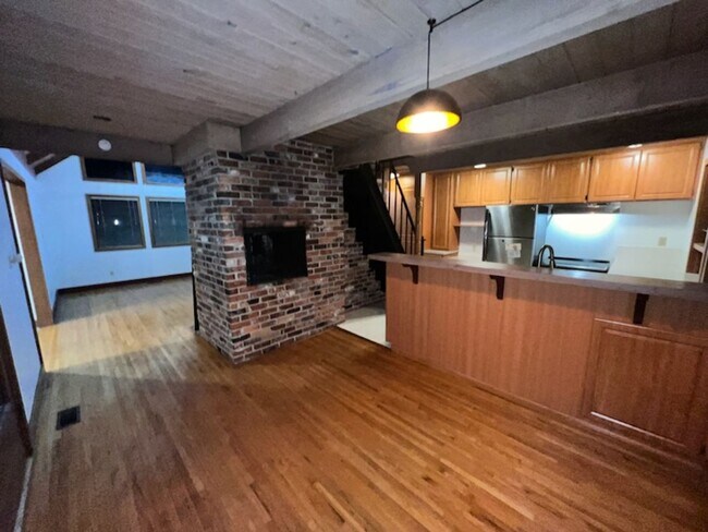 Building Photo - Nice home near Wollochet Bay