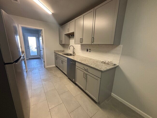 Foto del edificio - 2101 W Roselawn St