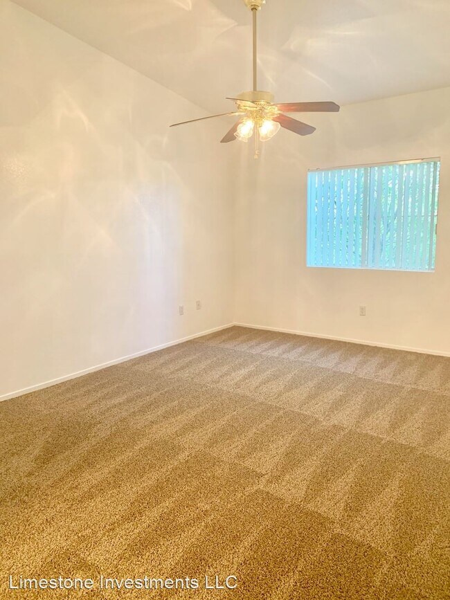 Foto del edificio - 10500 Pine Pointe Ave