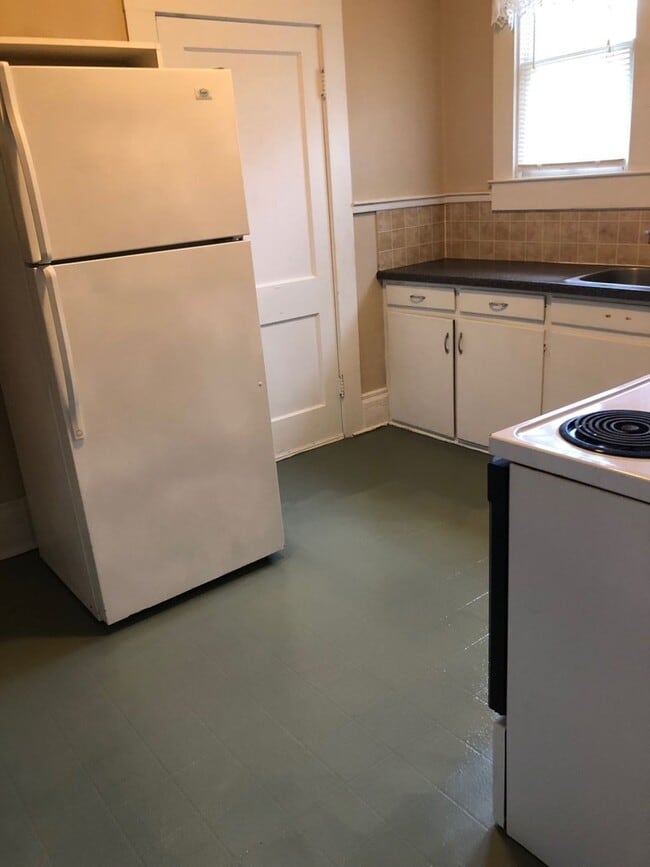 Foto del edificio - University Gardens 1BR/1BA unit in Triplex