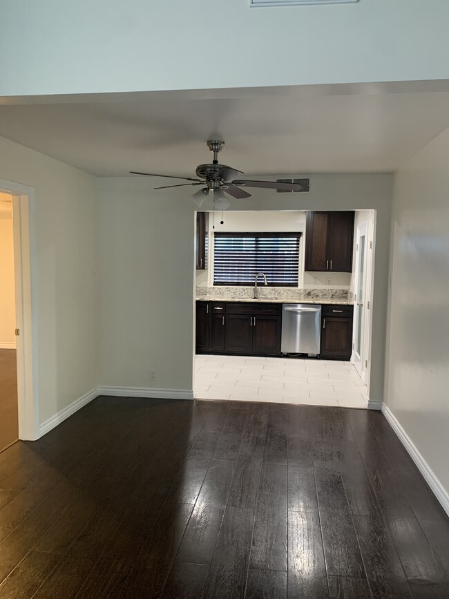 Dining room - 3464 W 54th St