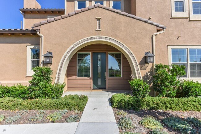 Foto del edificio - 4bd/4.5ba Single Family House w/ VIEW Gated Community Altair Irvine for rent