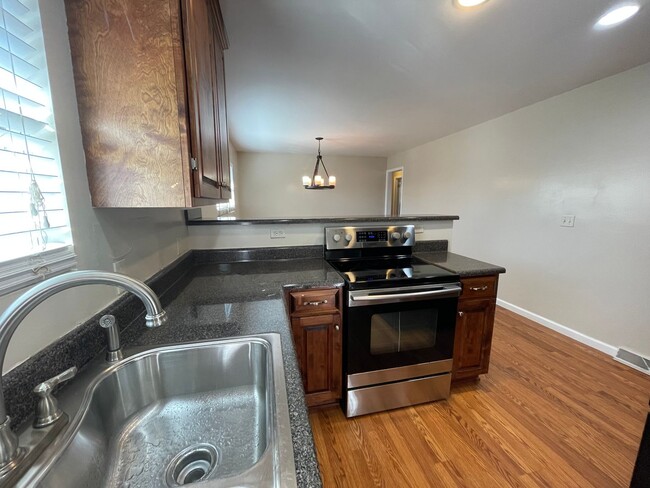 Building Photo - Brick 3/1 House in Lindale- $1,350