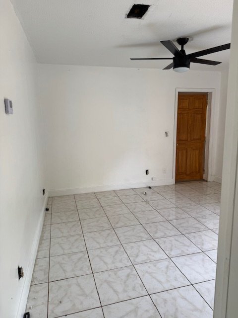 Foto del edificio - 4921 NW 23rd St