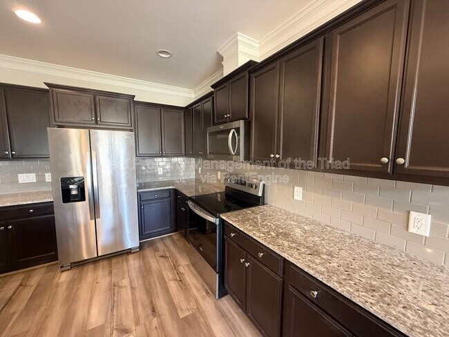 Foto del edificio - 3833 Thistleberry Rd