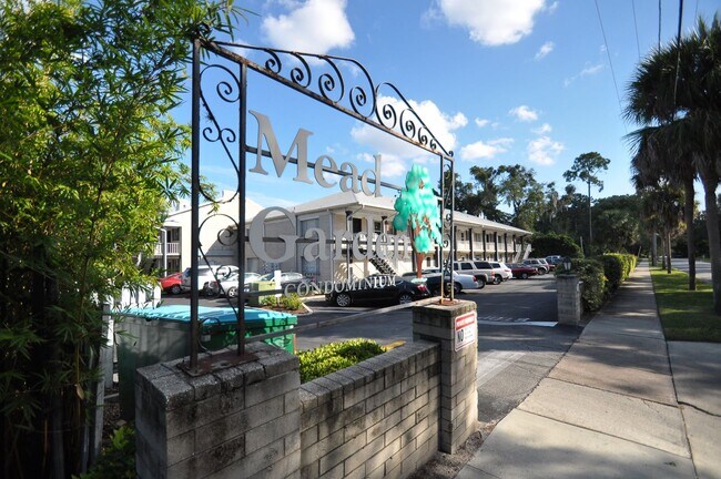 Foto del edificio - Charming 2-Bedroom Condo in Scenic Winter ...