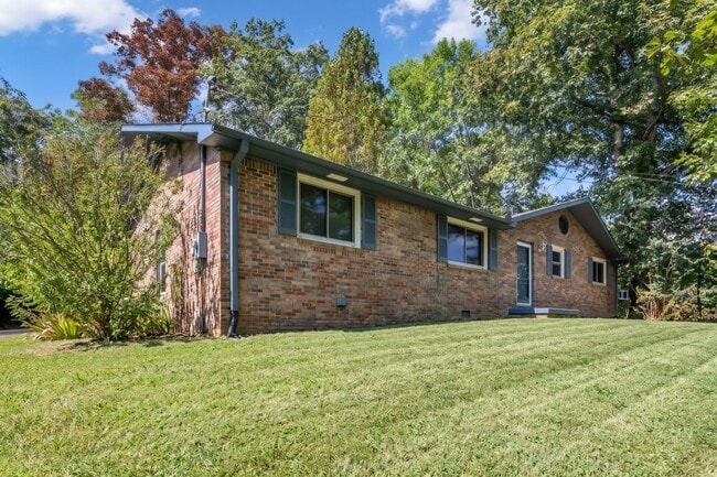 Building Photo - 1028 Ward Ln