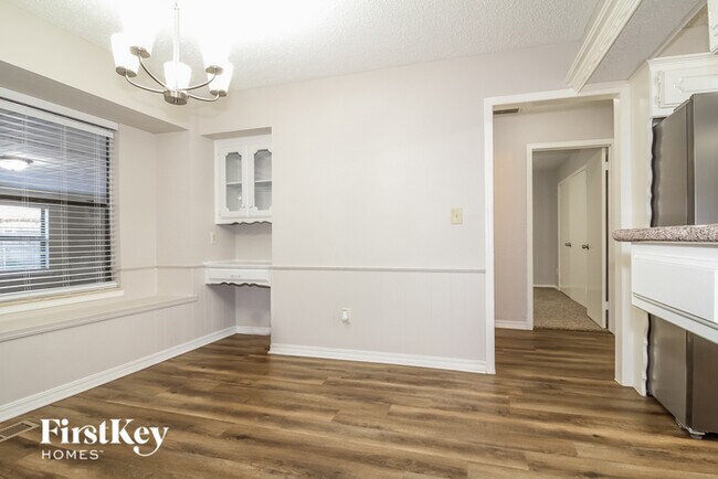 Building Photo - 12506 S Villa Ave