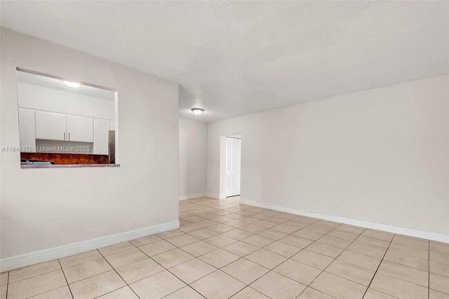 Building Photo - 6921 Rue Vendome