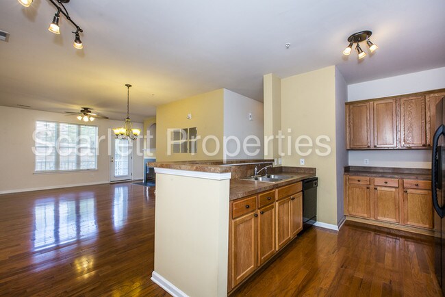 Building Photo - 18001 Delmas Dr