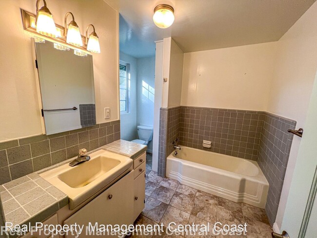 Building Photo - 3 br, 3 bath House - 9630 Carmelita Ave.