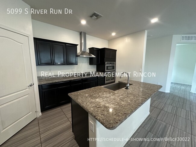 Building Photo - 5099 S River Run Dr