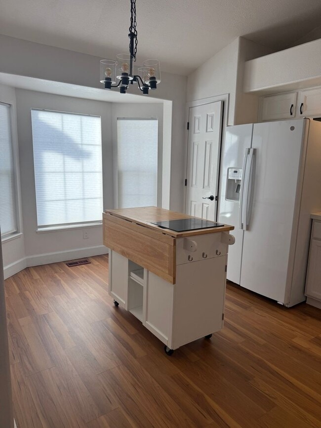 Foto del edificio - BEAUTIFULLY UPDATED 3BD HOME FOR RENT