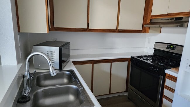 Building Photo - Collis Apartments