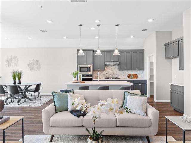 Building Photo - 2219 Primrose Trl