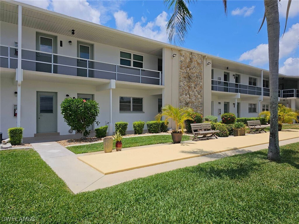 Foto principal - 708 Victoria Dr