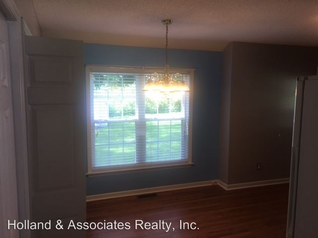 Building Photo - 1806 Park Cir