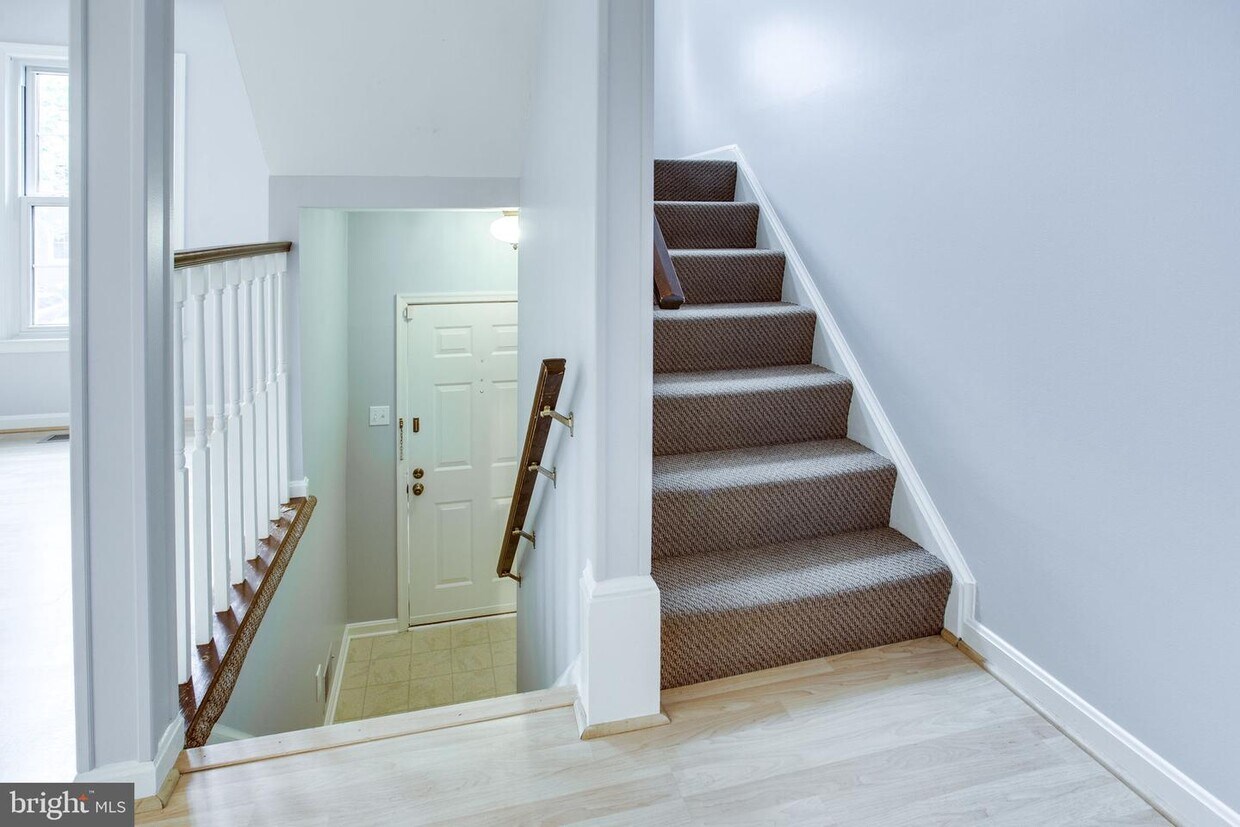 2935 Waterford Ct, Vienna, VA 22181 Townhome Rentals in Vienna VA