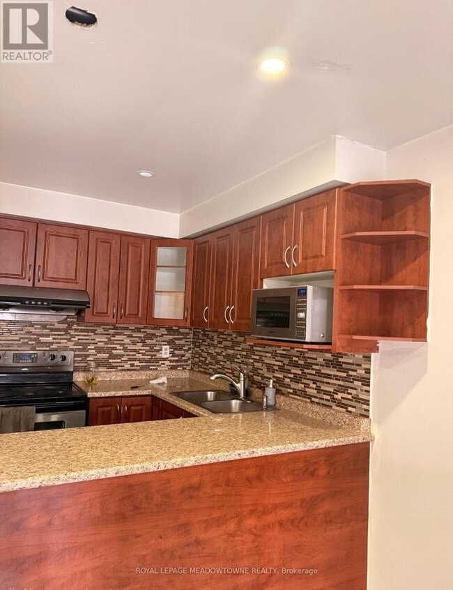 Building Photo - 5048 Willowood Dr