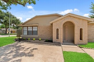 Building Photo - 5218 Beaverbrook Dr