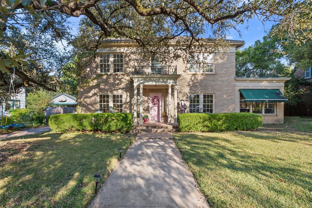 Foto principal - 2909 Sanger Ave