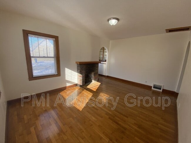 Building Photo - 2132 SW Harrison St