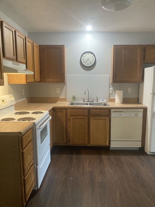 Building Photo - Carmichael Properties LLC. 1303