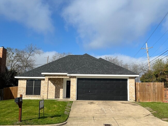 Building Photo - BRICK HOME MARYS CREEK ESTATES MINUTES TO ...