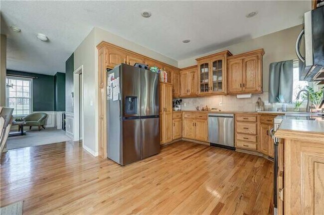 Building Photo - 605 Rock Creek Dr