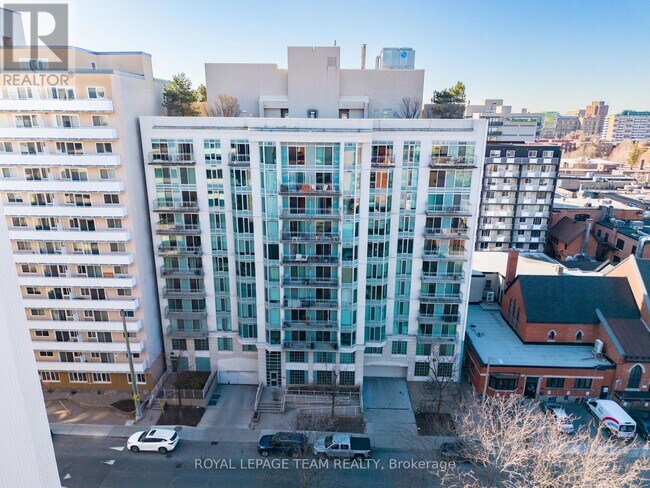 Photo du bâtiment - 138 Somerset St W