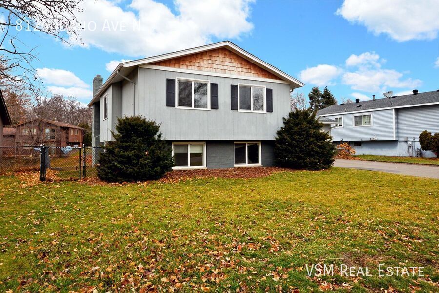 Primary Photo - 50% Off January Rent! Modern 4-Bed Home wi...