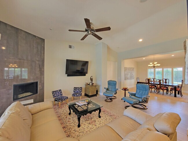 Building Photo - 78560 Runaway Bay Dr