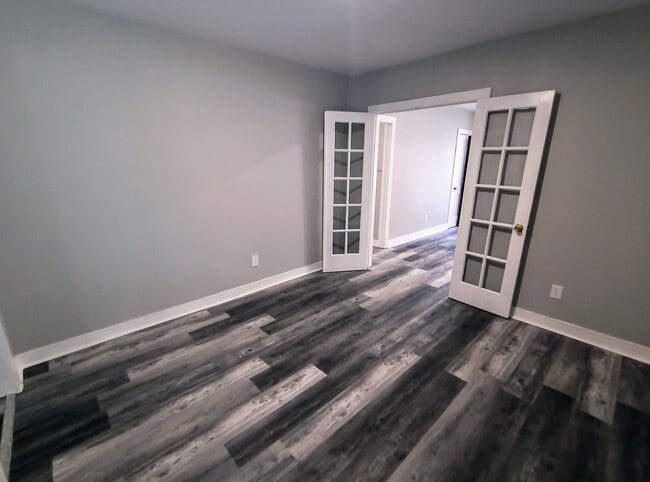 Building Photo - Fully Renovated 3-Bedroom Rental – New App...