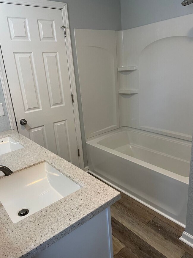 Foto del edificio - 2 Bedroom / 2 Bath Townhome Church Hill, TN