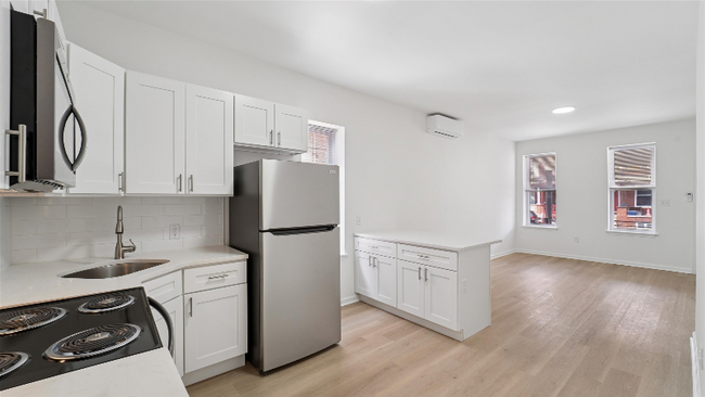 Building Photo - 1628 W Lehigh Ave