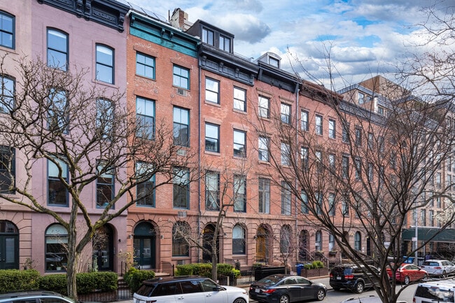 Foto del edificio - 421 W 22nd St