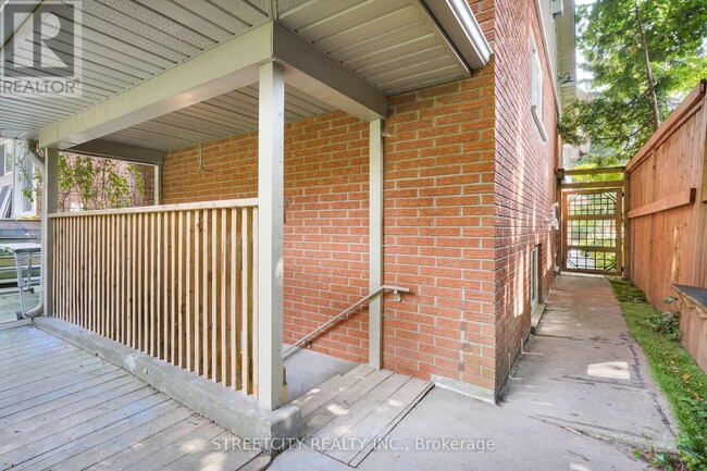 Building Photo - 15 Camden Rd
